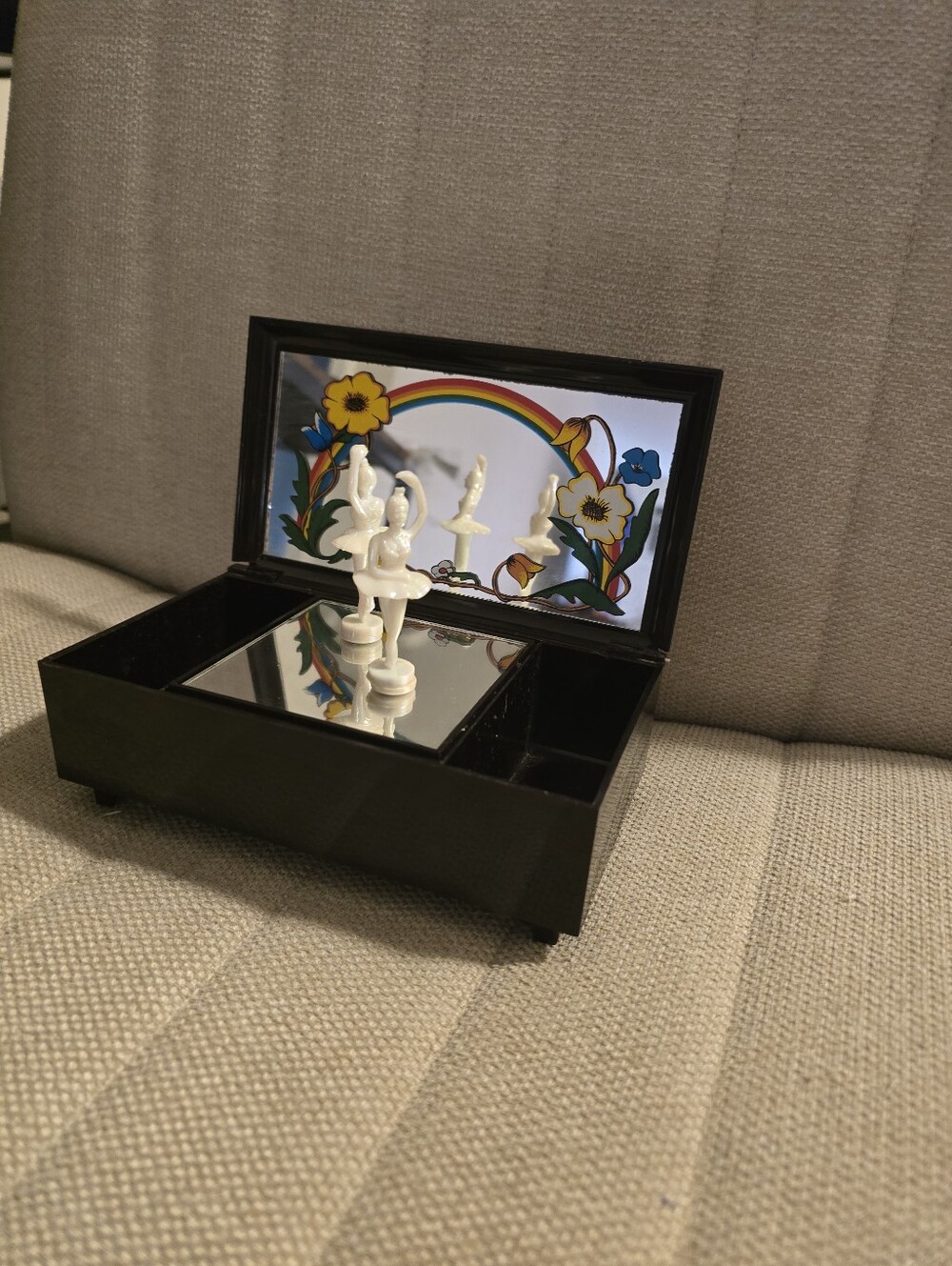 Vintage YAP 1981 Wind Up Musical Jewelry Box Dancing Ballet